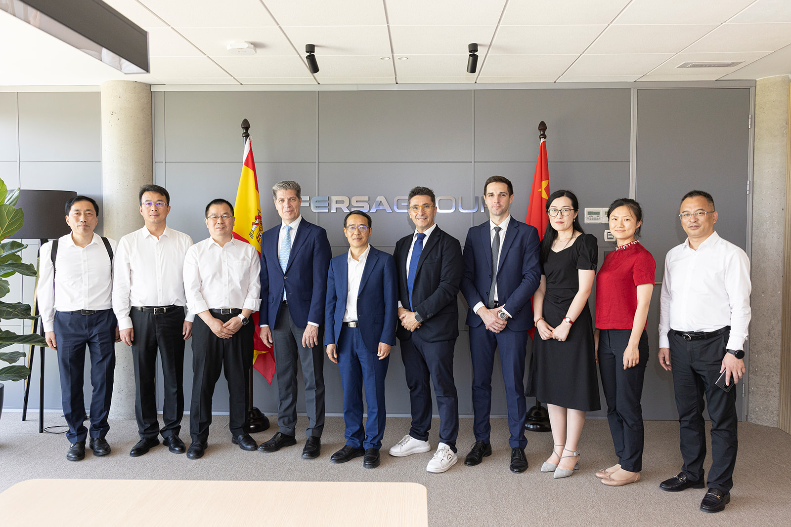 The Government of the Chinese city of Jiaxing visited on June 25th and 26th the headquarters of Fersa Group in Zaragoza. This visit arose from the signing of a collaboration agreement between the Chinese institution and the Spanish company and has served to promote cooperation and trade relations with the city of Zaragoza and other local companies.